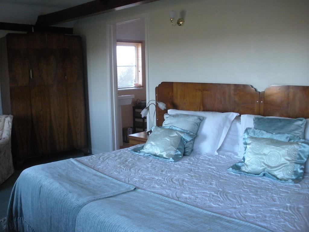 Manor Farm Oast Bed & Breakfast Winchelsea Room photo